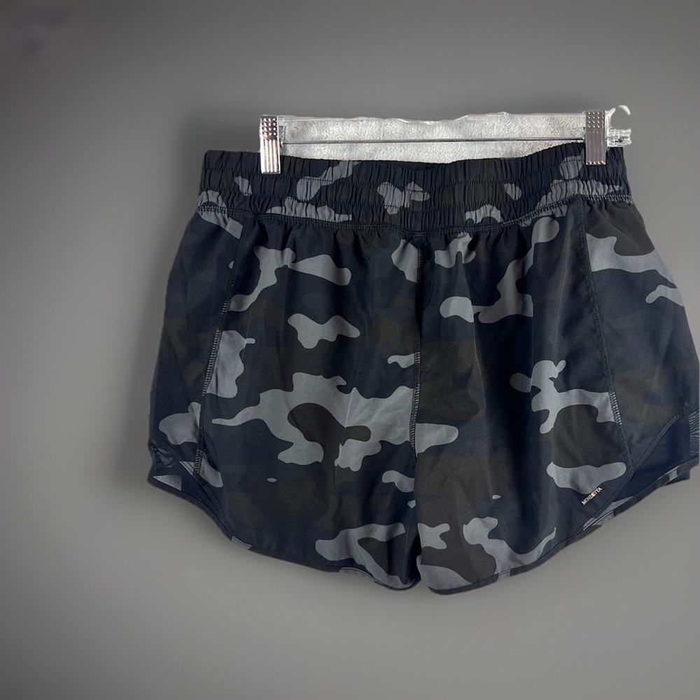 Mondetta Performance + Luxury Black Short Size Large.